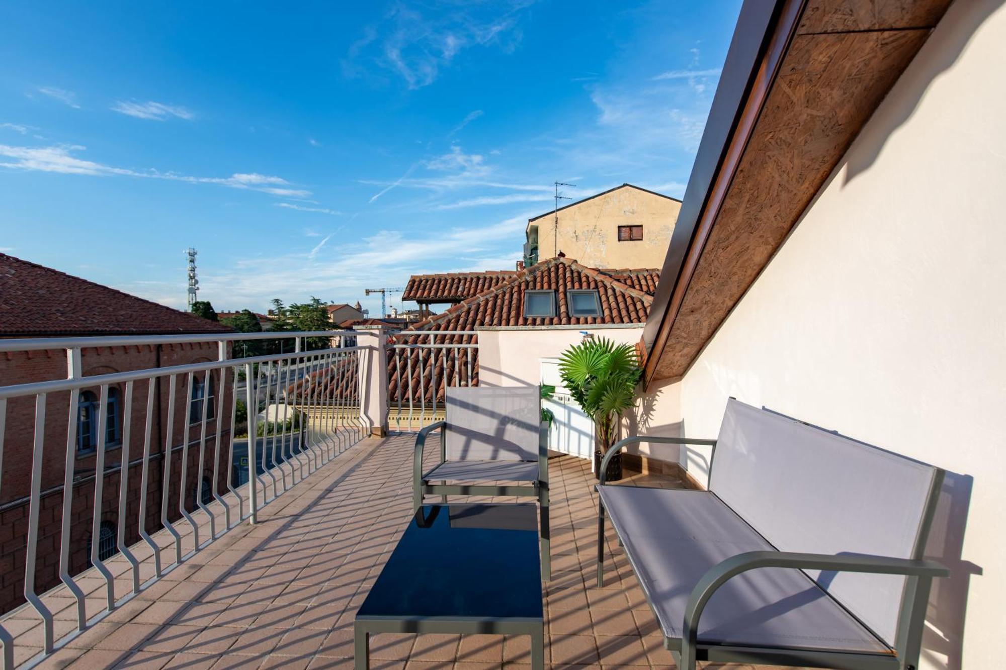 Attico Grand Terrace Appartement Alba  Buitenkant foto